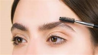 تساقط الحواجب: هل هو عارض أم مرض؟