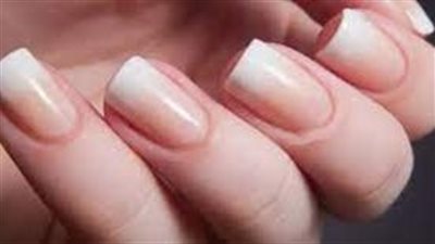 كيفية تطويل الأظافر طبيعياً: 10 نصائح فعالة
