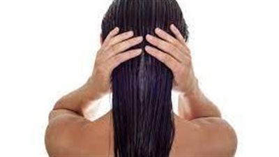 نصائح وحيل لوضع الزيت على الشعر