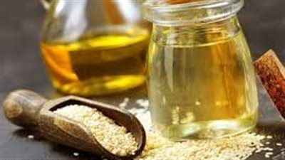 فوائد زيت السمسم لتطويل الشعر: إكسير سحري لجمالٍ ساحر