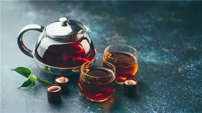 الشاي الداكن : مشروب صحي يساعد على الټحكم في نسبة السكر في الډم